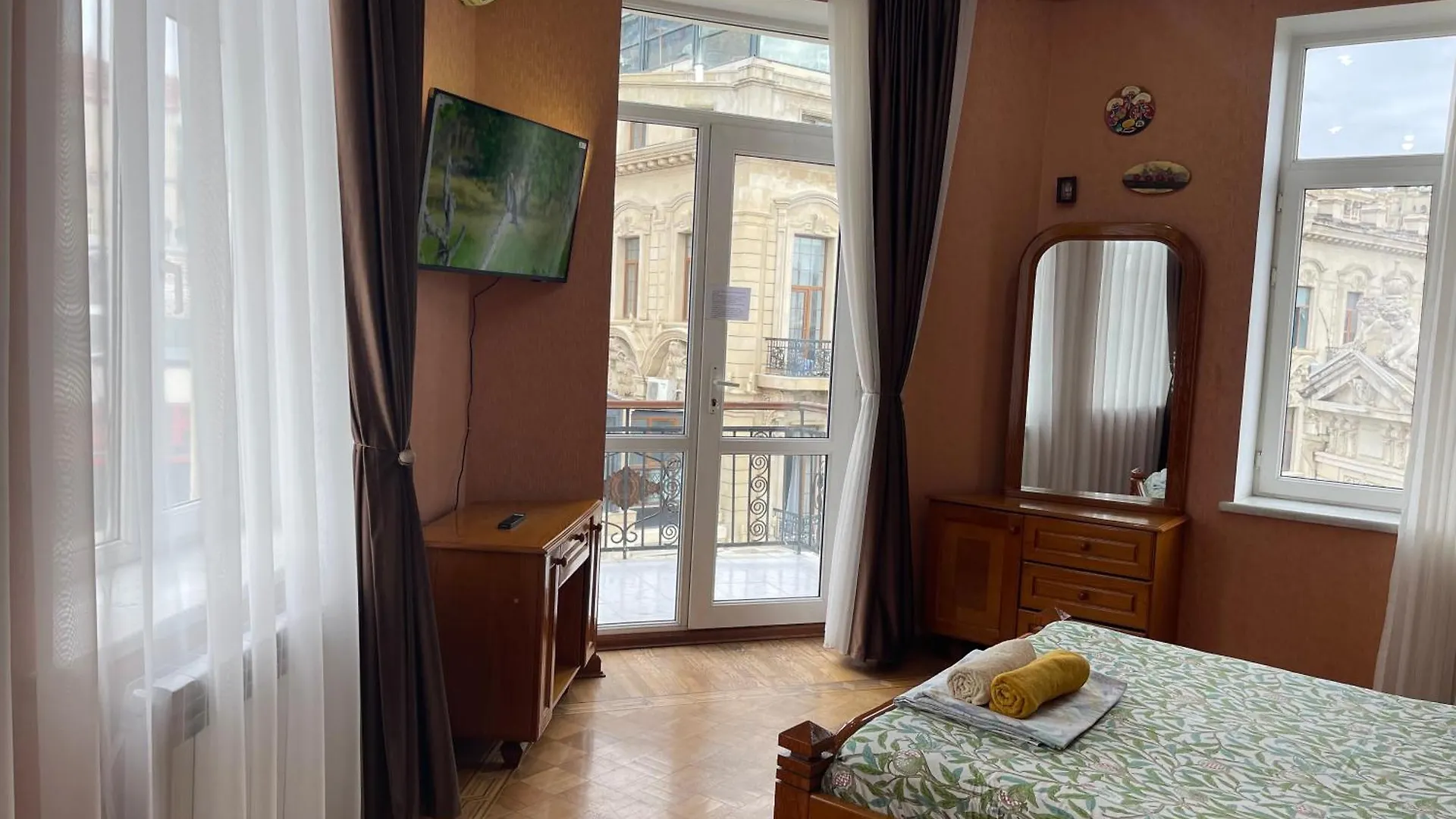 Fountain Square-Balconies In Old Town Apartment Baku