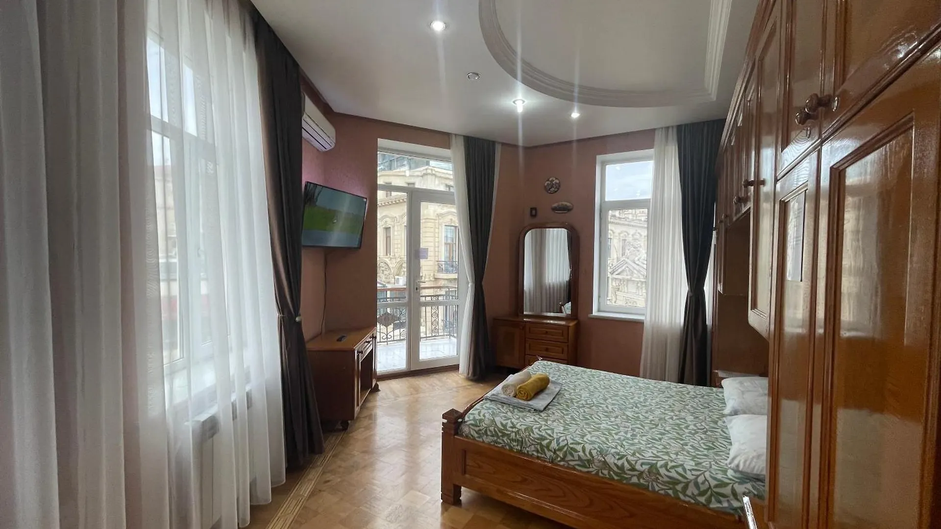 Fountain Square-Balconies In Old Town Apartment Baku