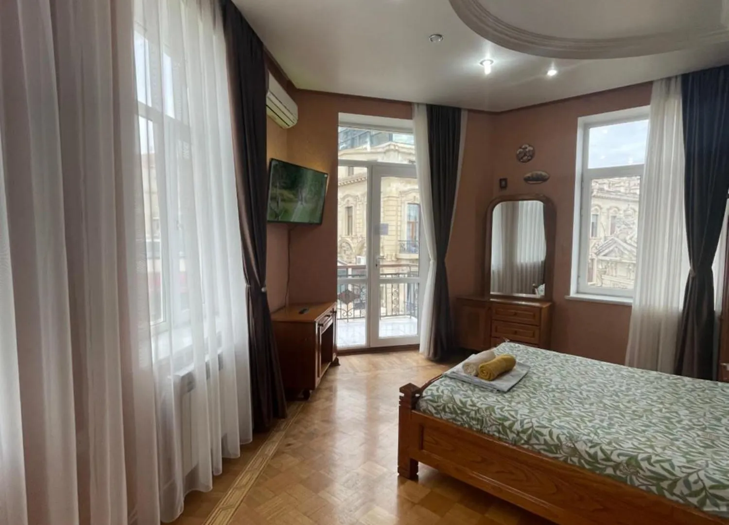 Fountain Square-Balconies In Old Town Apartment Baku