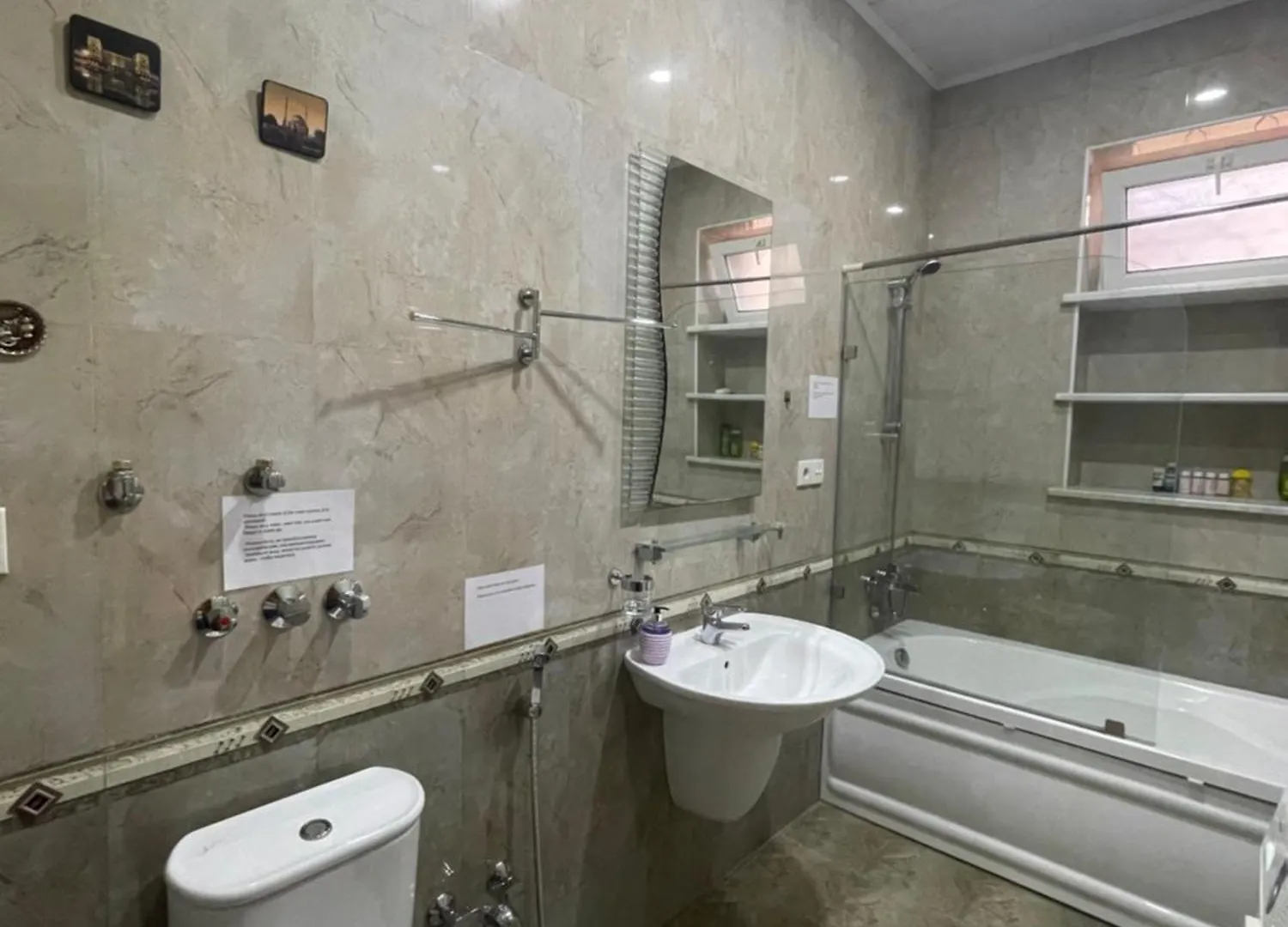 Fountain Square-Balconies In Old Town Apartment Baku Azerbaijan